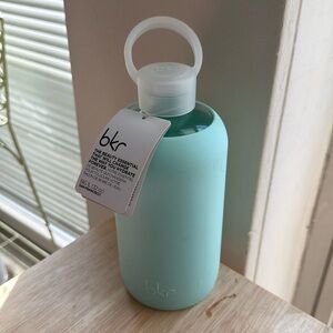bkr SMOOTH  PEPPER  Big 1L Glass Water Bottle NWT